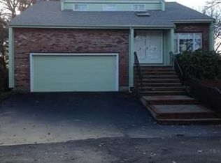 5 Victoria Ln, Marblehead, MA 01945