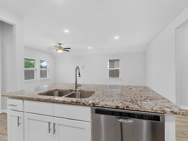 4009 Mockingbird Ln — Photo 12