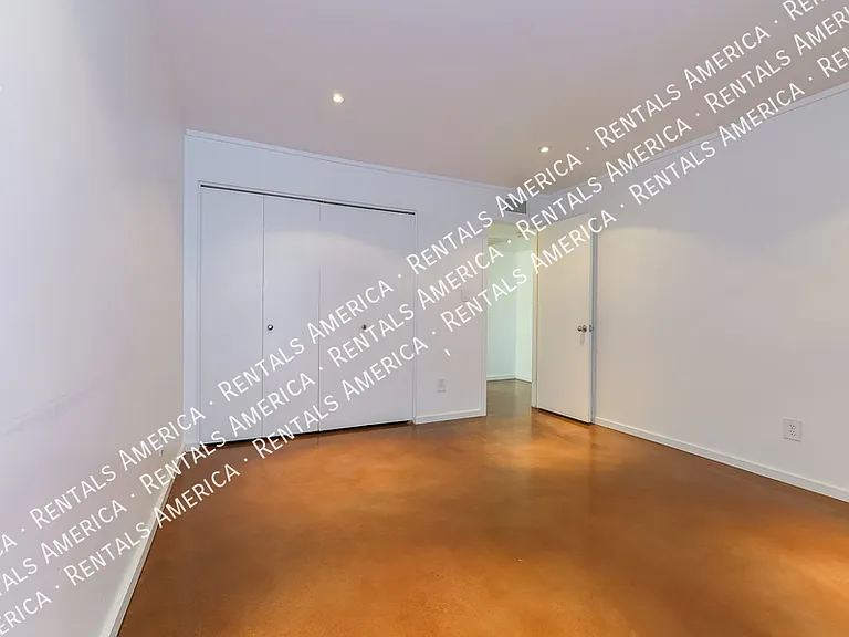 4202 N 38th St #8 — Photo 17