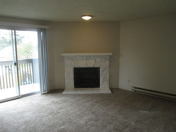 3rd image of 212 Portland Ct SW APT D