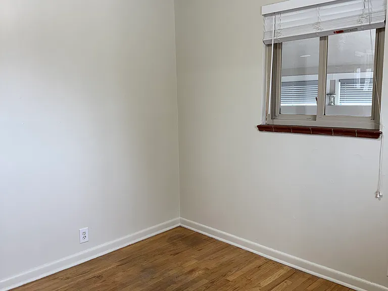 1670 S Wyandot St — Photo 12
