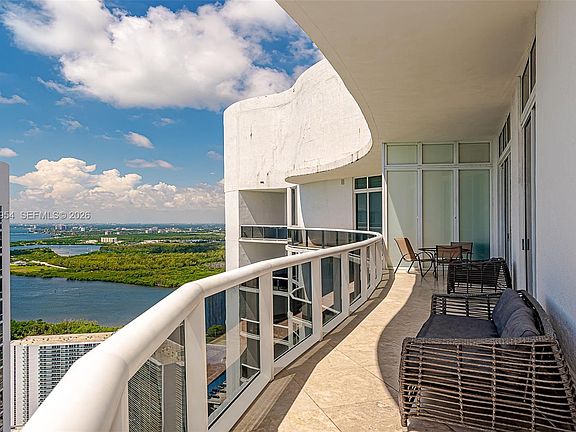 5th image of 15901 Collins Ave APT 4302
