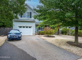 27 Lena Lane, Bayville, NJ 08721