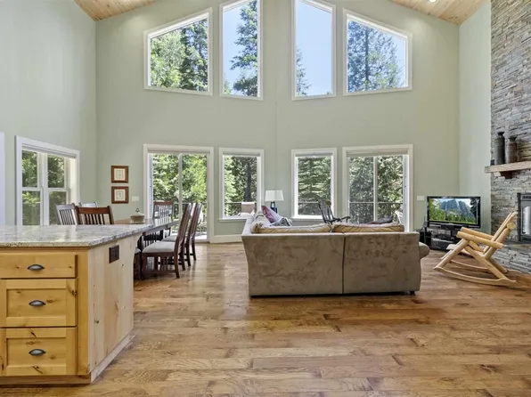 22434 Goliath Dr, Long Barn, CA 95335