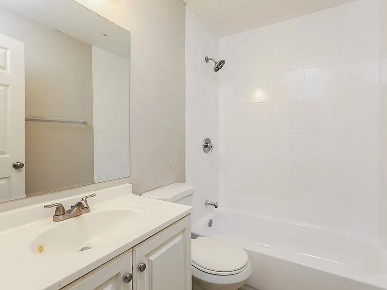 1338 W Stoneybrook Dr — Photo 14
