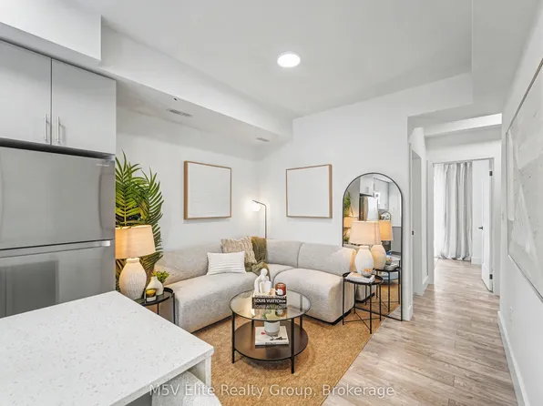 6638 McLeod Rd, Niagara Falls, ON L2G 3E3