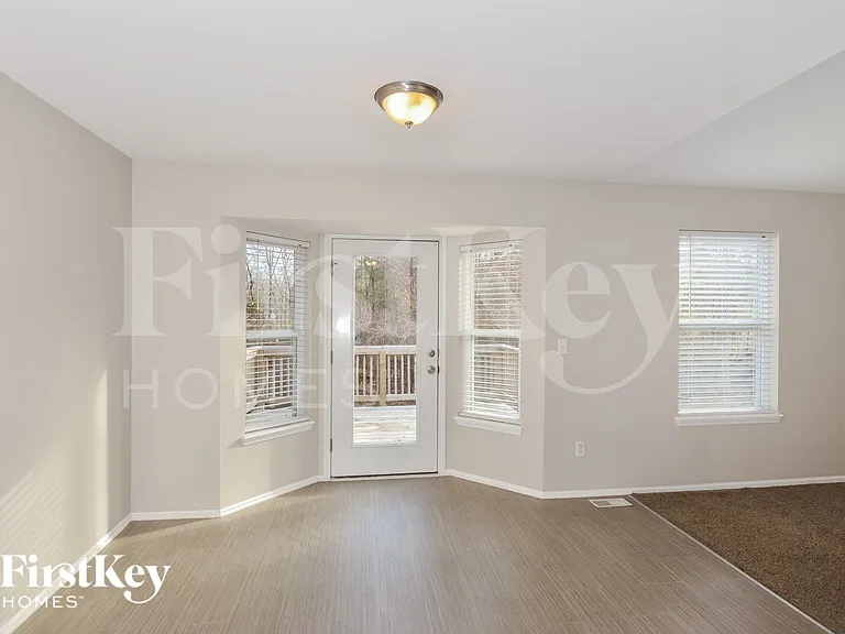 1400 Navaho Trl — Photo 6