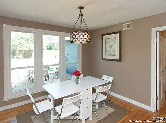 5th image of 121 Lyman Dr