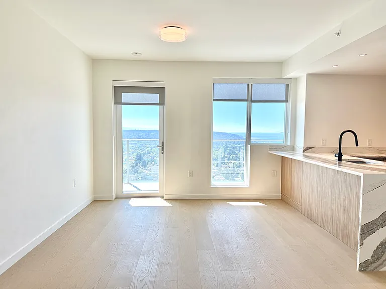 2488 Granville St — Photo 185