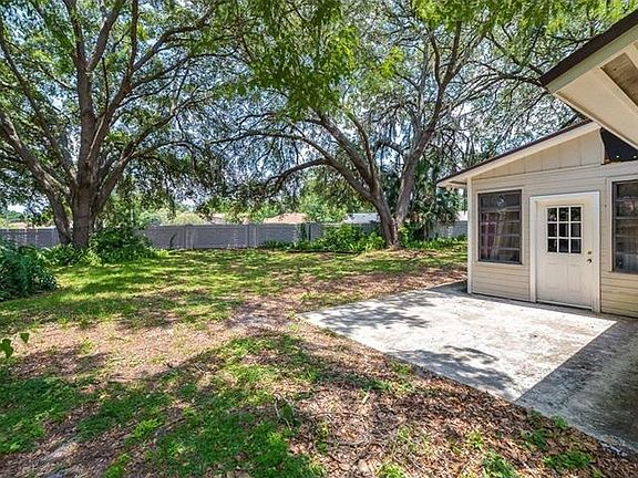 3rd image of 4009 Greenfern Dr