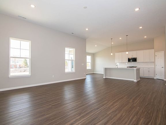 2nd image of 1124 Cortland Ln