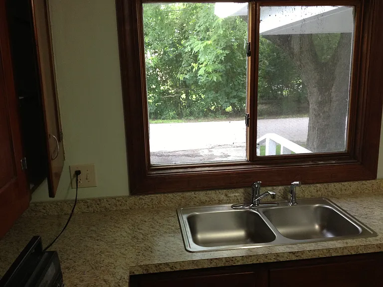 8 Maple St — Photo 5