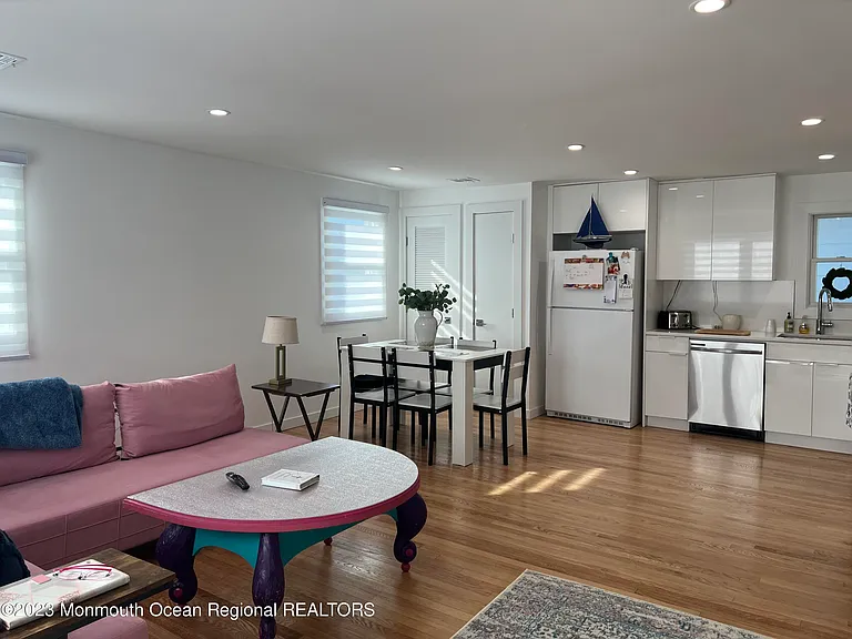 39 Cedar Ave #B — Photo 2