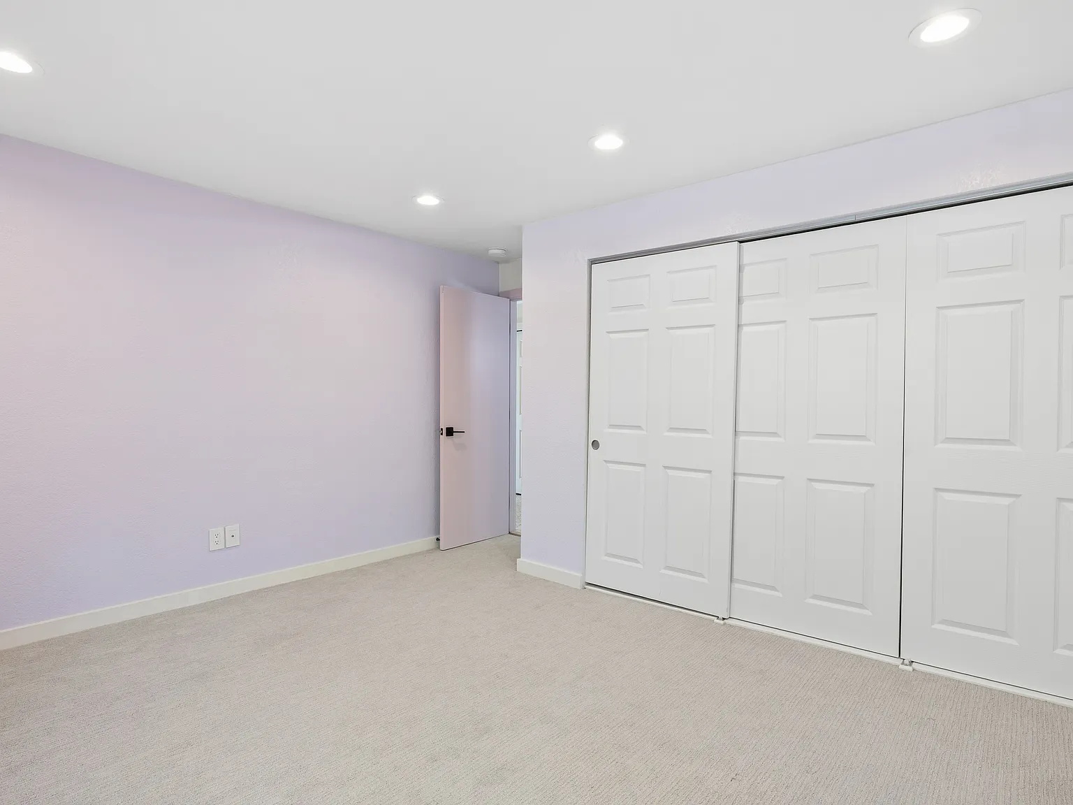 1 bed, 833 sqft, $2,100 — Photo 2