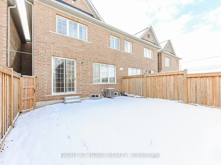 36 Spokanne St — Photo 40