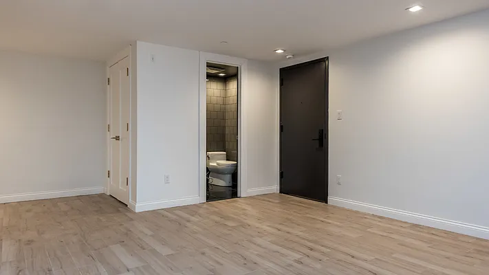 Rented by Nooklyn NYC LLC | media 31