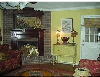3rd image of 1006 Greentree Ave
