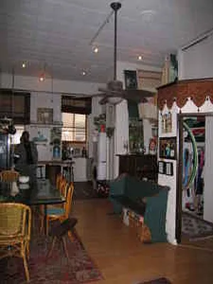 Rented by Manhattan Property Group | media 25