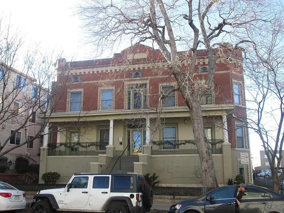 1425 N Washington St #300