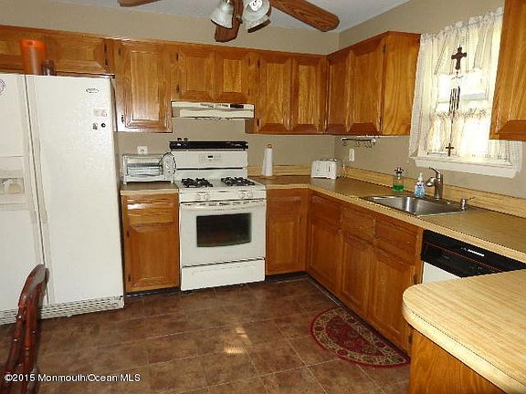 2nd image of 477 Rose Ct