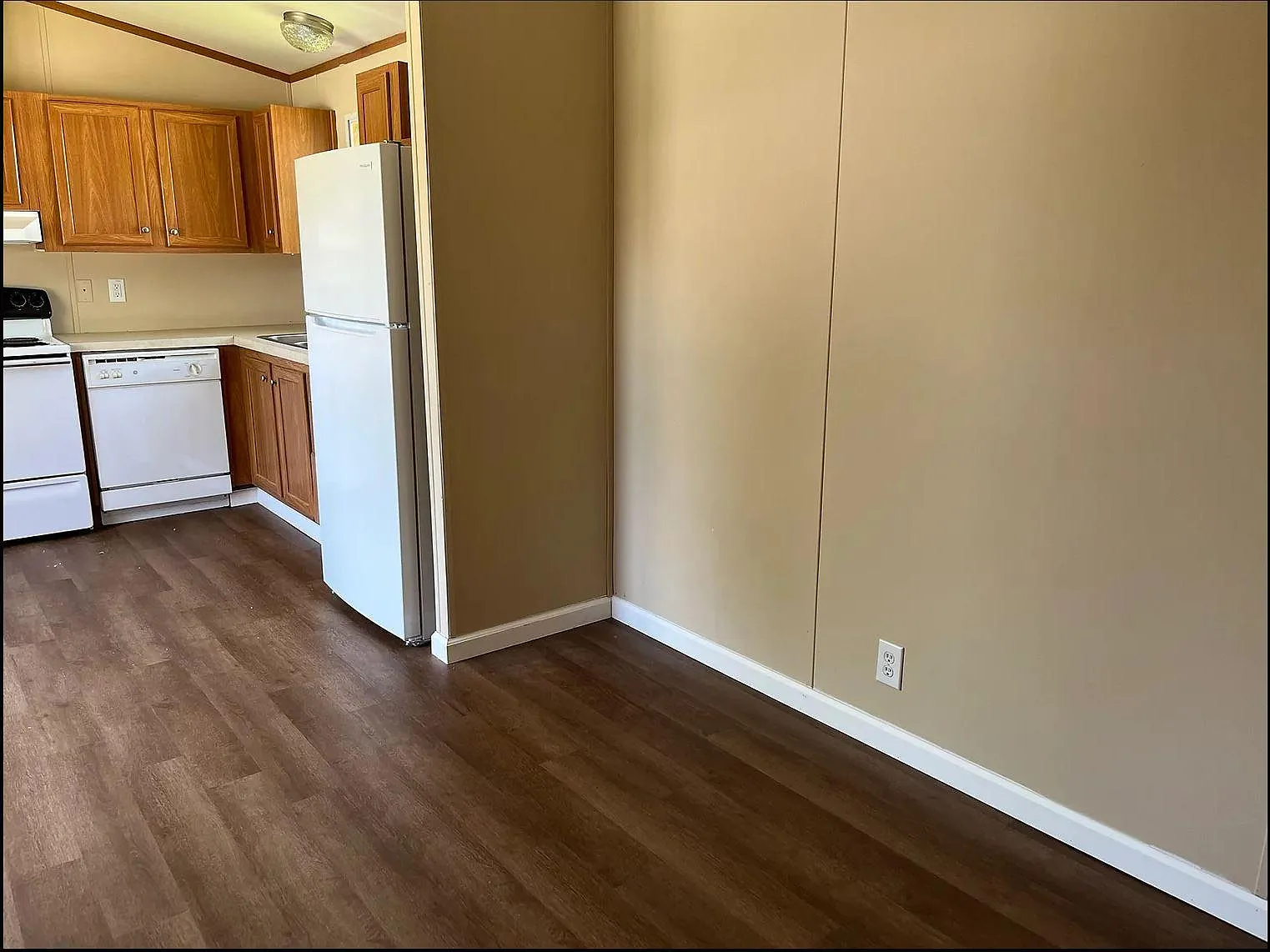 2 bed, 840 sqft, $675 — Photo 2