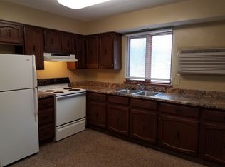 2970 Wildwood Dr, Dubuque, IA 52001