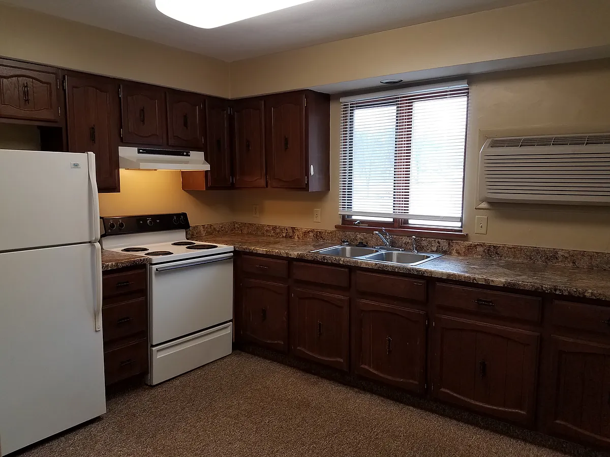 Building Photo - 2970 Wildwood Dr