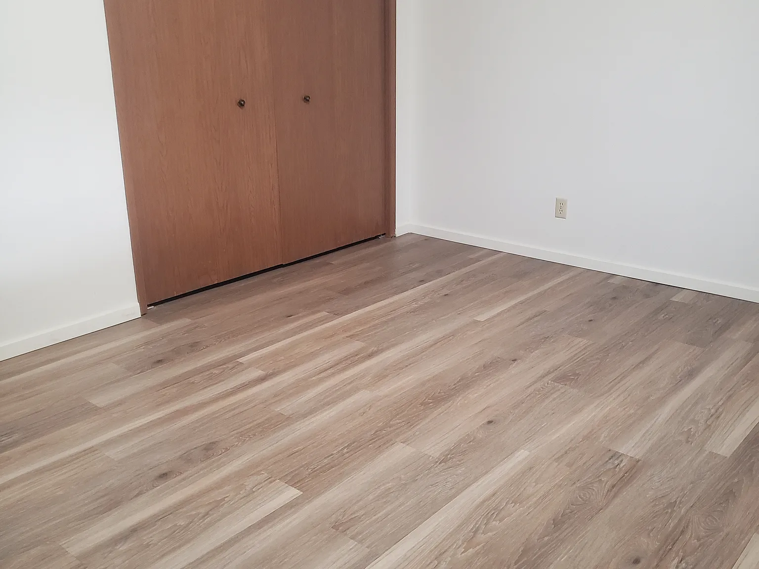 3 bed, 1100 sqft, $1,750 — Photo 2