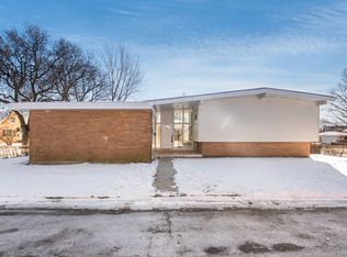 1233 S Washington Ave, Park Ridge, IL 60068