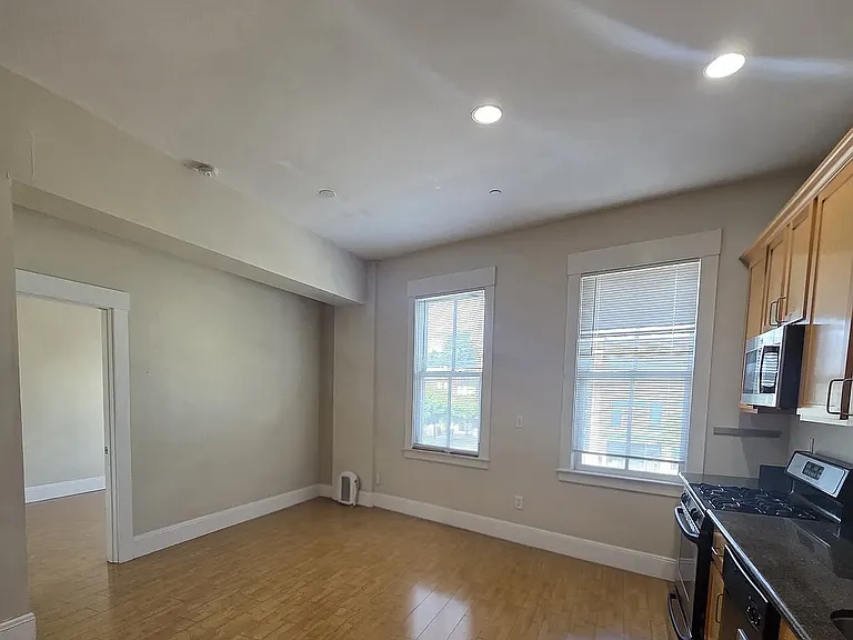 2597 Telegraph Ave #B — Photo 7