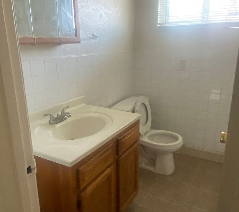 2nd image of 23878 Banbury Cir APT 6