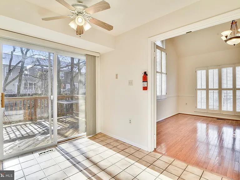 3023 Oakton Meadows Ct — Photo 10