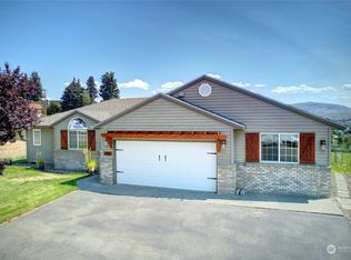 550 Hillcrest Circle Dr, Omak, WA 98841