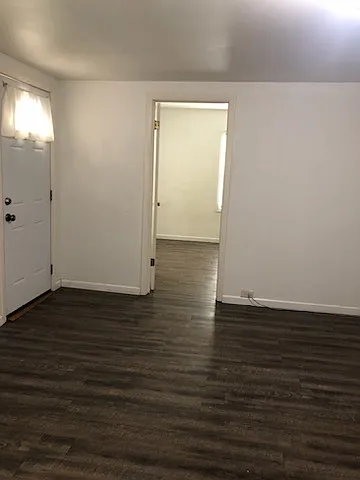 1008 Market St E — Photo 11