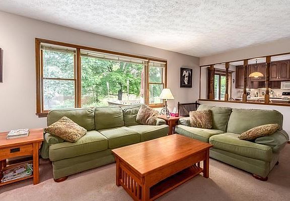 5th image of 8614 Meadowton Ct NW