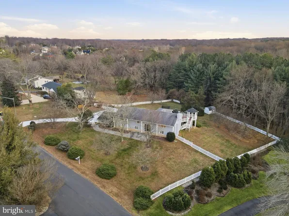 3017 Leefield Dr, Herndon, VA 20171