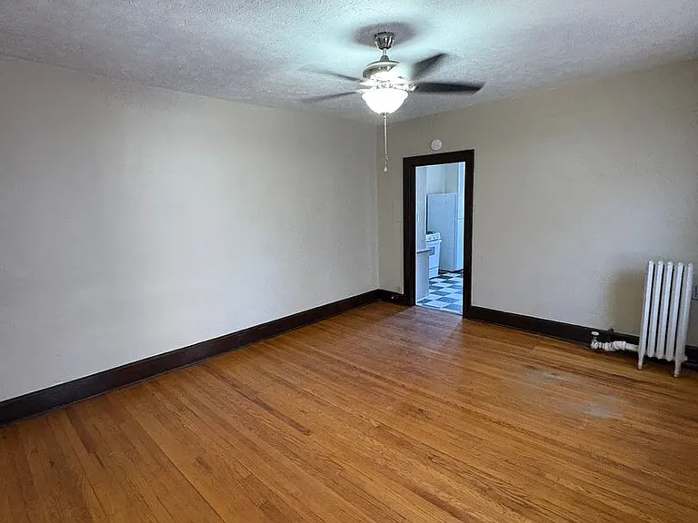 2464 Harney St — Photo 32