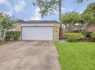 10726 Sandpiper Dr, Houston, TX 77096