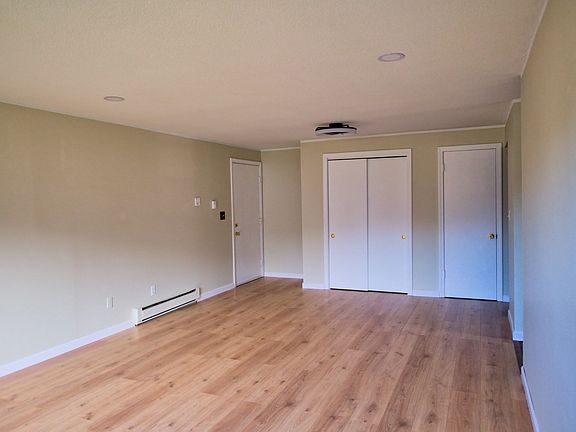 4th image of 180 Main St APT B29