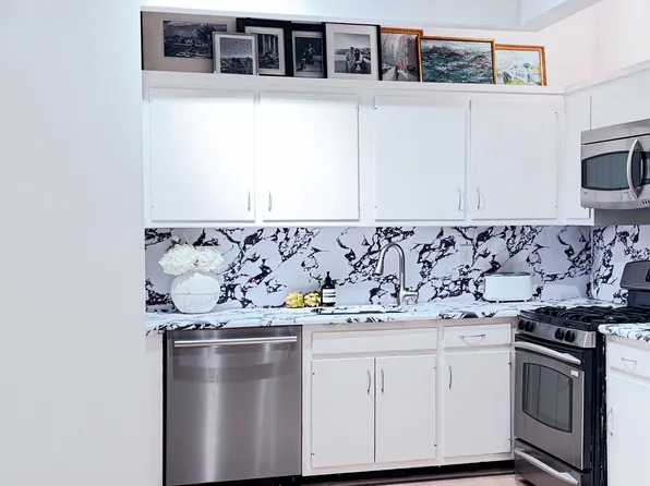 529 West 42nd Street image 6 of 7