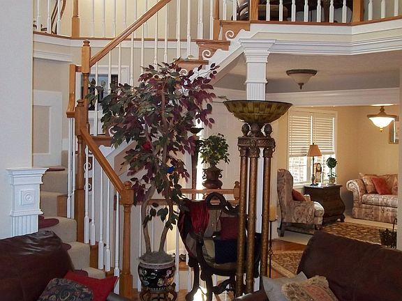 4th image of 167 Clarksdale Cir