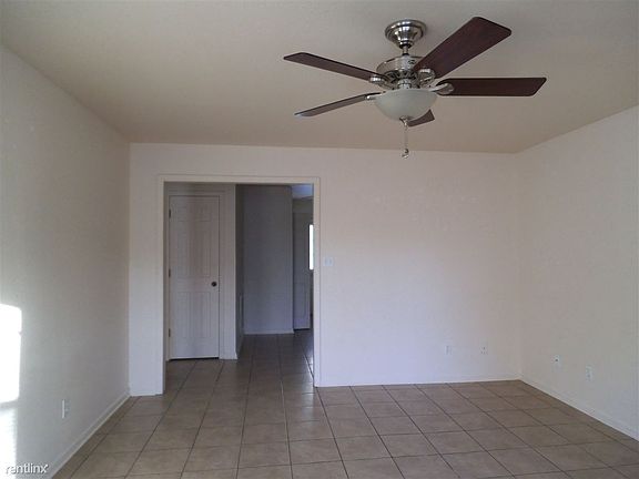 435 E Court #3 Living Rm