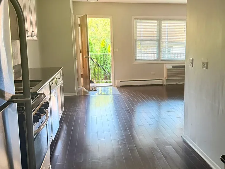 120 S Grove Ave #5 — Photo 9