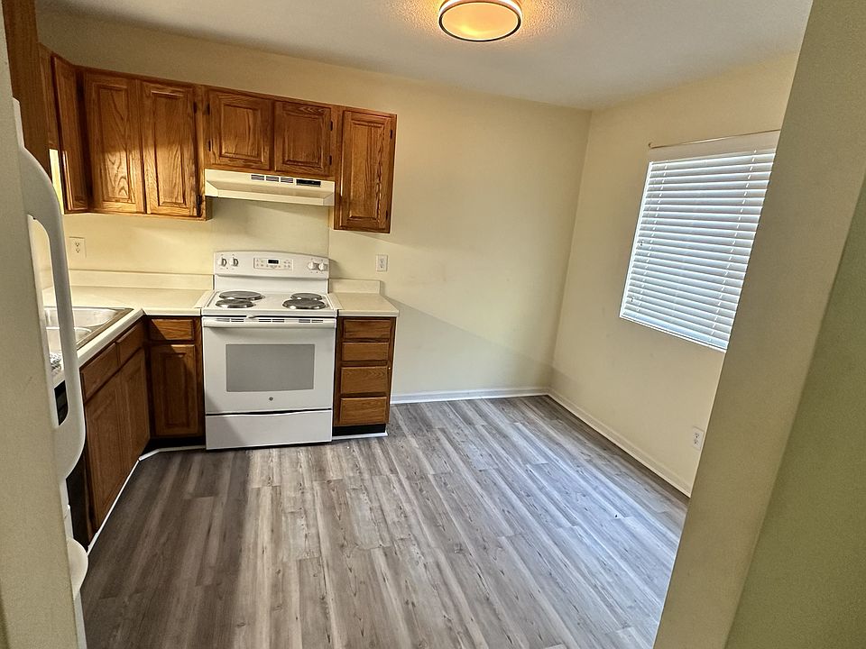 2nd image of 1448 Riverwood Ct