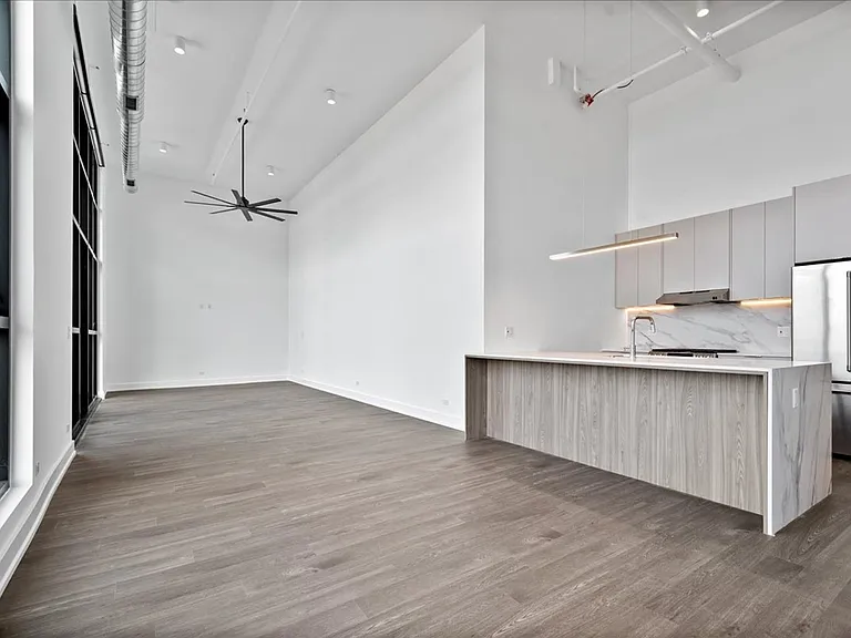 728 Lofts — Photo 32