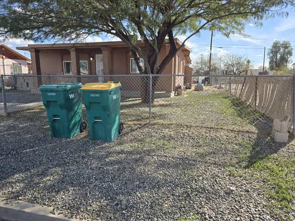 213 W 7th St, Eloy, AZ 85131