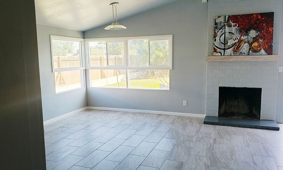 1st image of 3027 Melbourne Dr