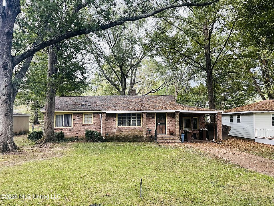 1st image of 220 Gaylyn Ave