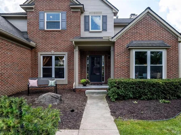 1760 Dogwood Trl, Commerce Township, MI 48390