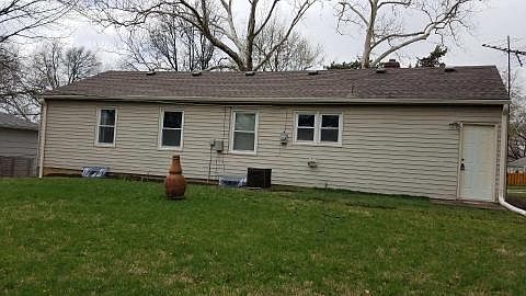 2nd image of 6911 Grandview St